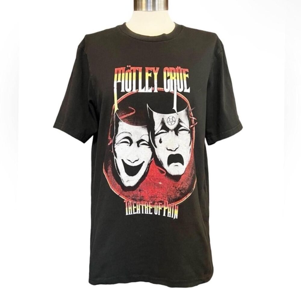 Unbranded Women's Black and Red T-shirt